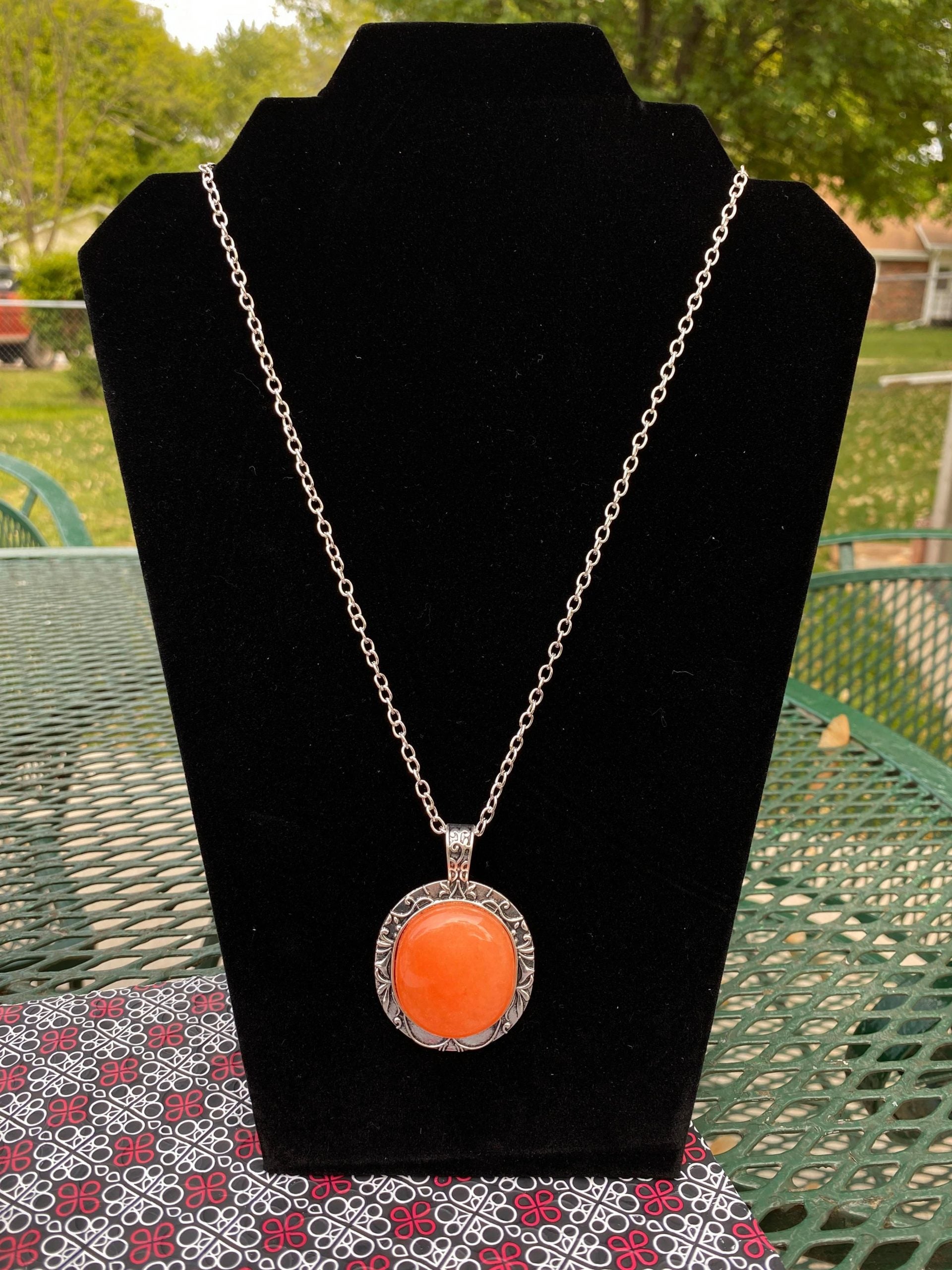 Stone aura shop orange necklace